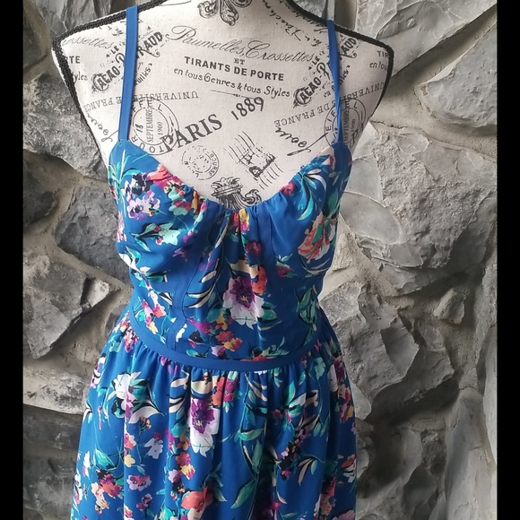 Super cute Nicole by Nicole Miller Dress - Picture 2 of 5